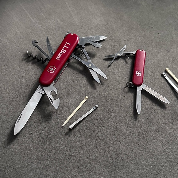 Victorinox X L.L. Bean SAK Swiss Amy Knife LOT of 2 - Picture 1 of 17